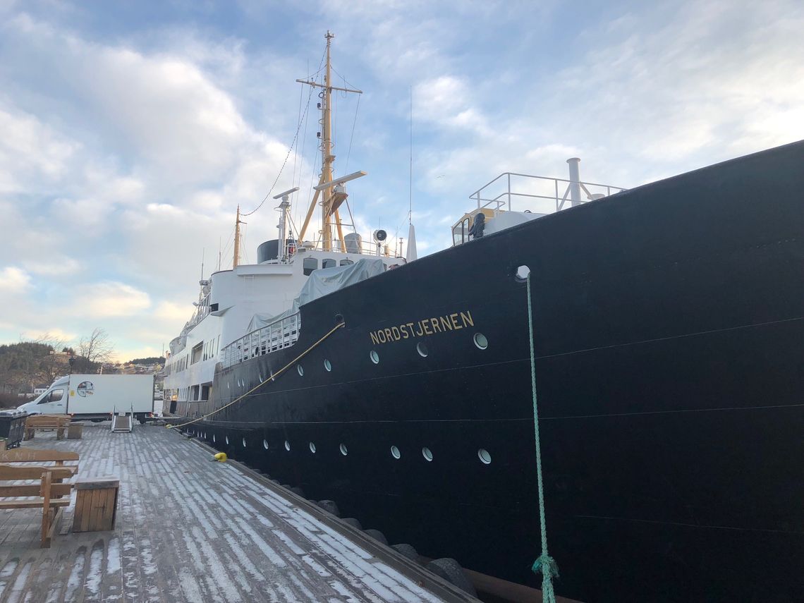 Hurtigruten Nordstjernen til kai i Kristiansund