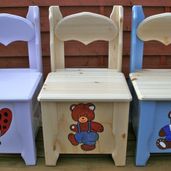 Bilde av barnestoler laget hos Unika AS